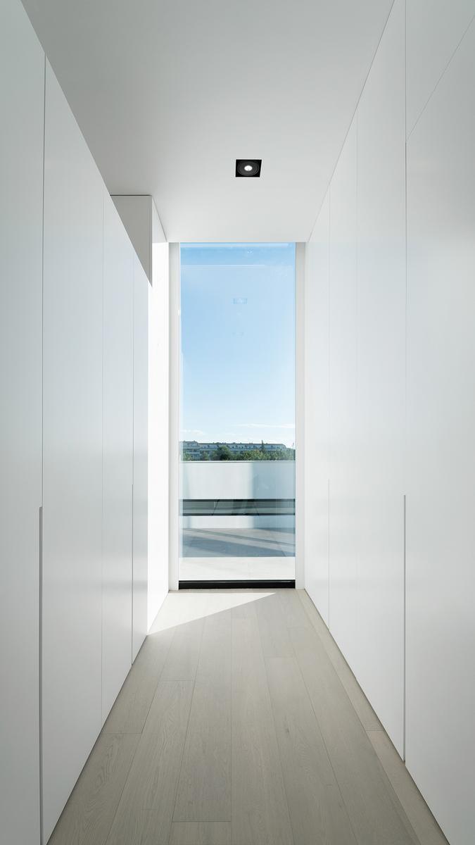 ORBITAL TRIMLESS 1 LARK-111 LED recessed aluminium spotlight
