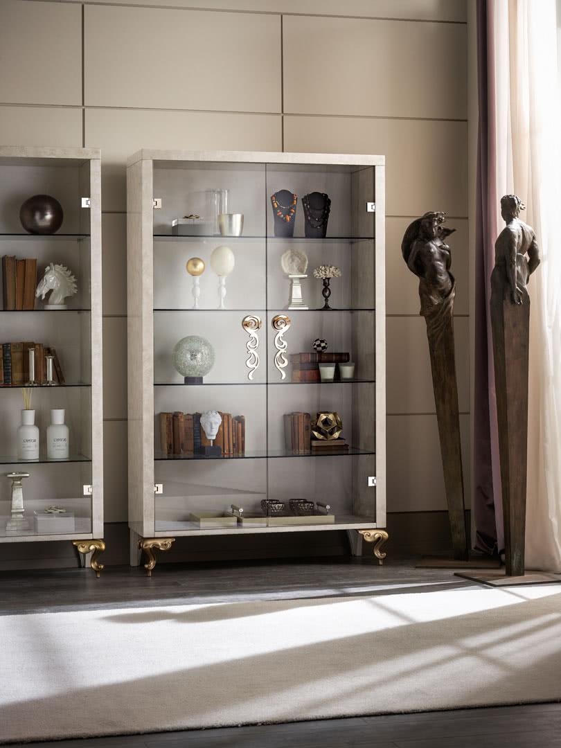 GEORGE Display cabinet