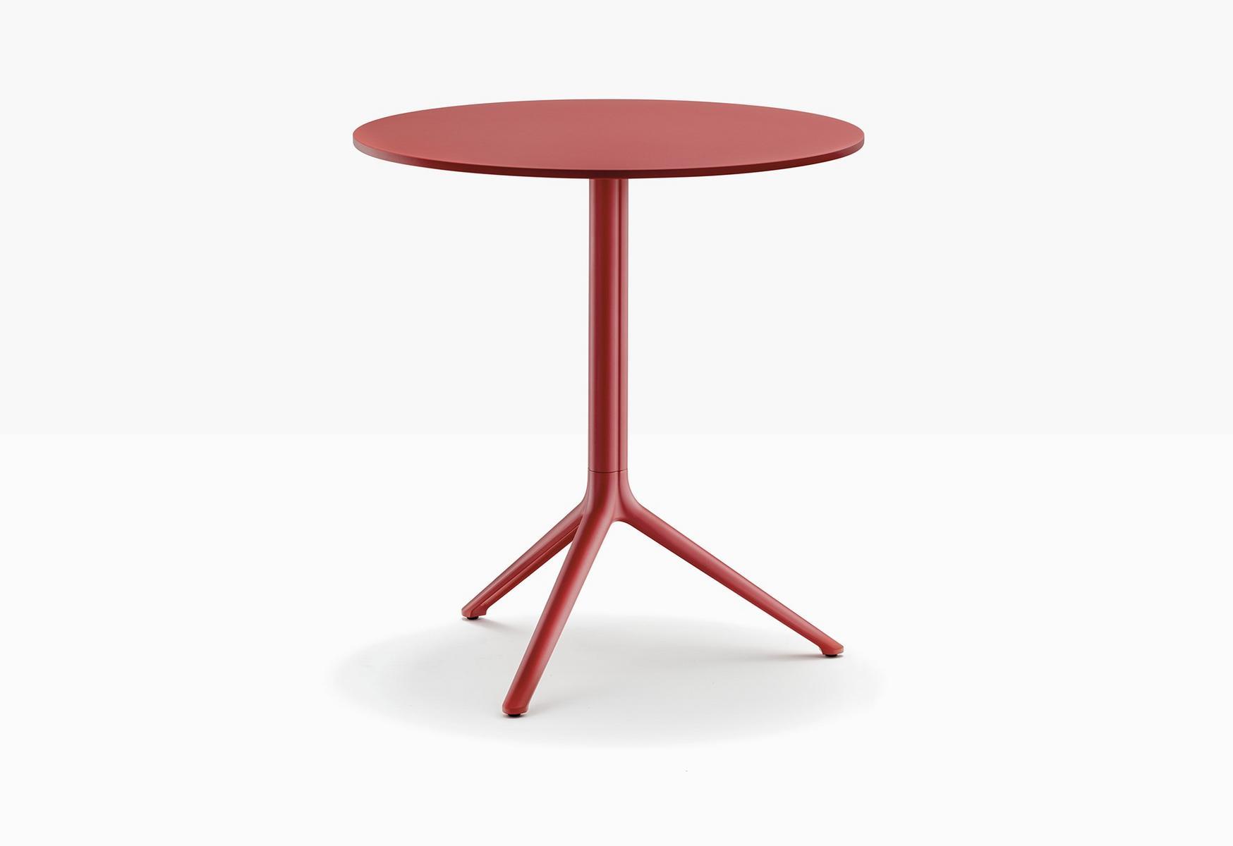ELLIOT 5470 Round aluminium table with 4-star base