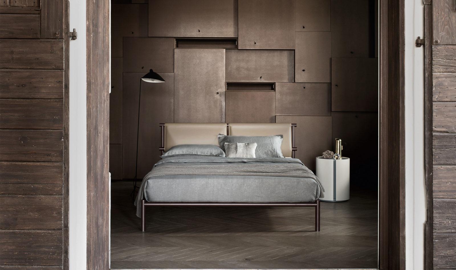 JETTY Leather bed with removable cover