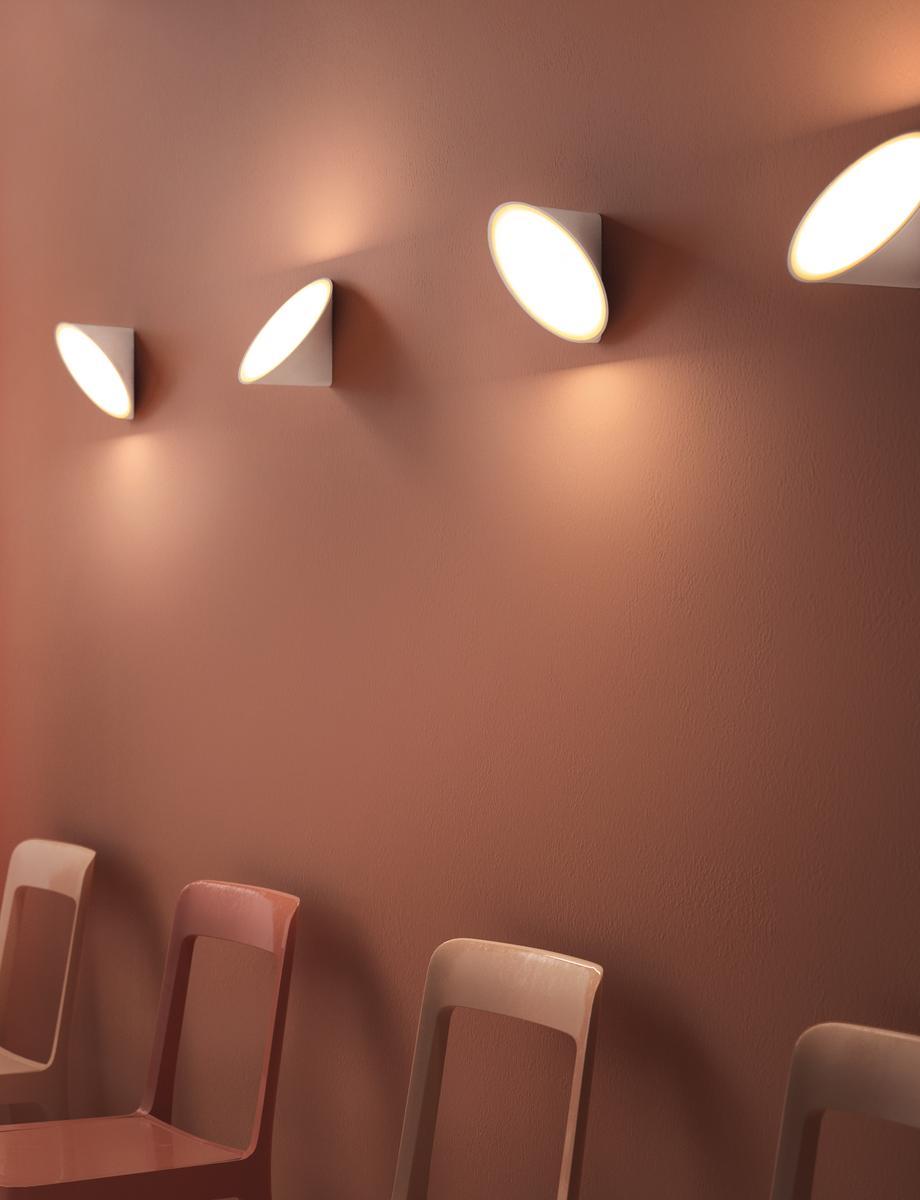 ORCHID LED aluminium wall light
