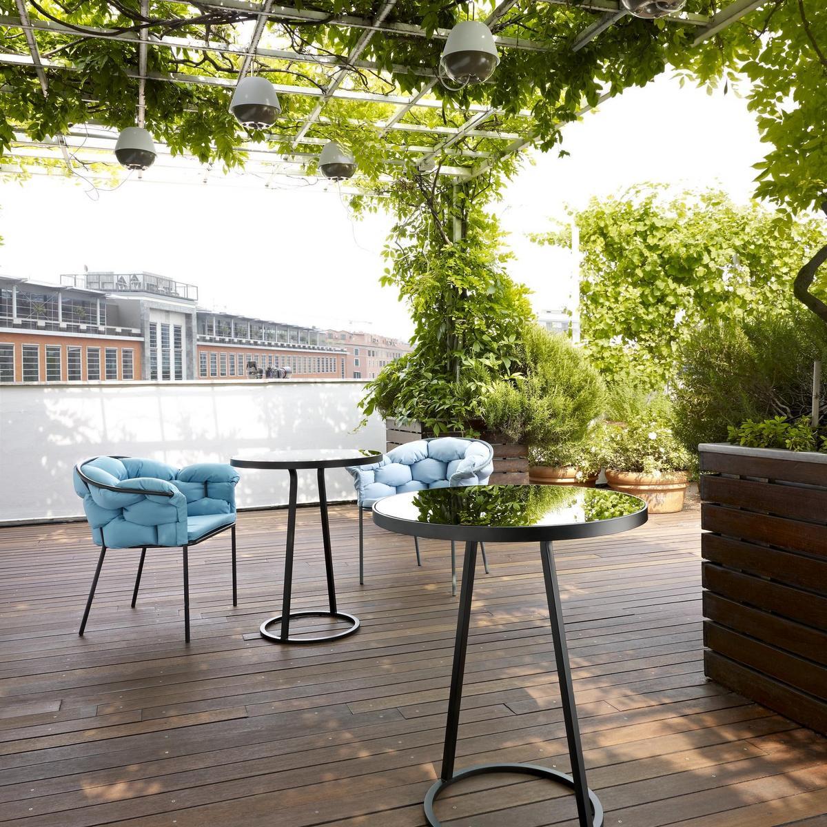 CIRCLES Round steel garden side table