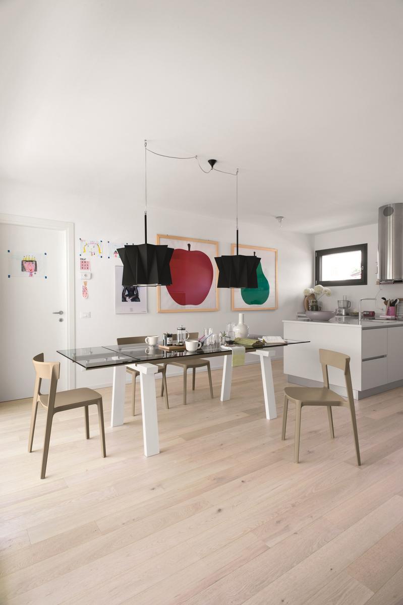 LEVANTE Extending rectangular wood and glass table