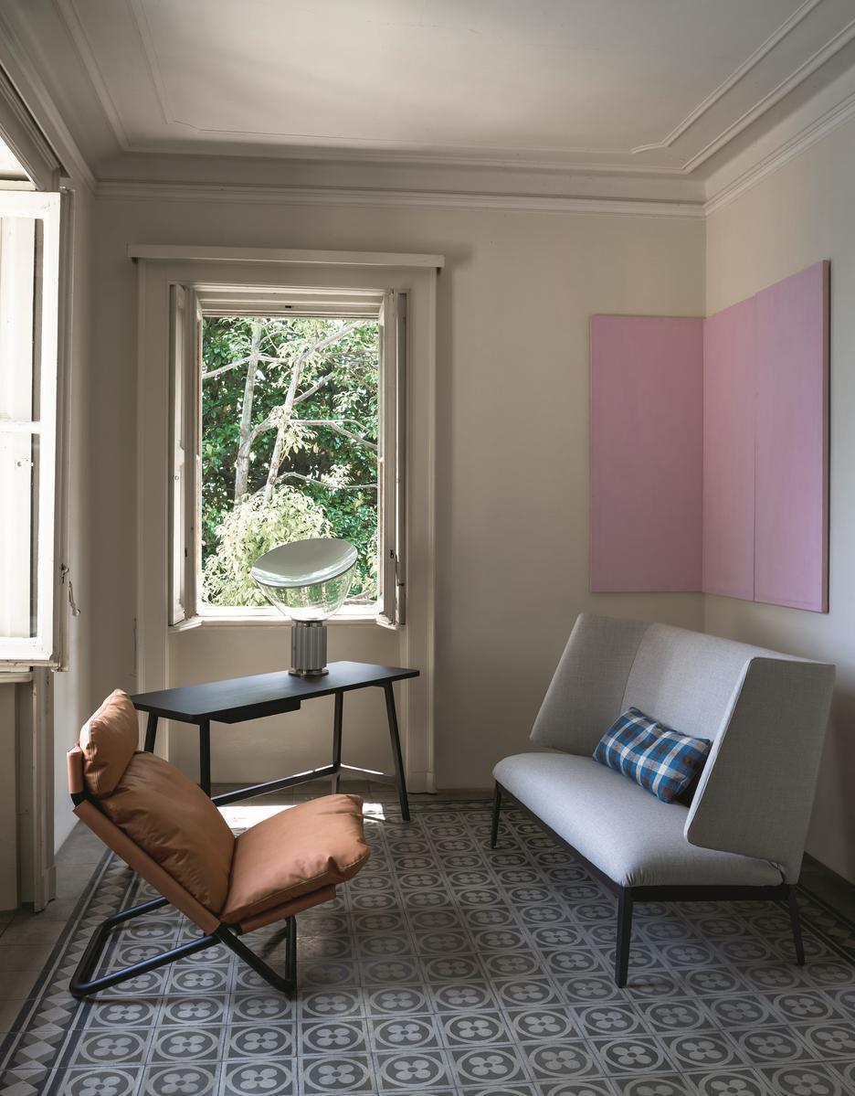 CROSS HIGH Leather armchair