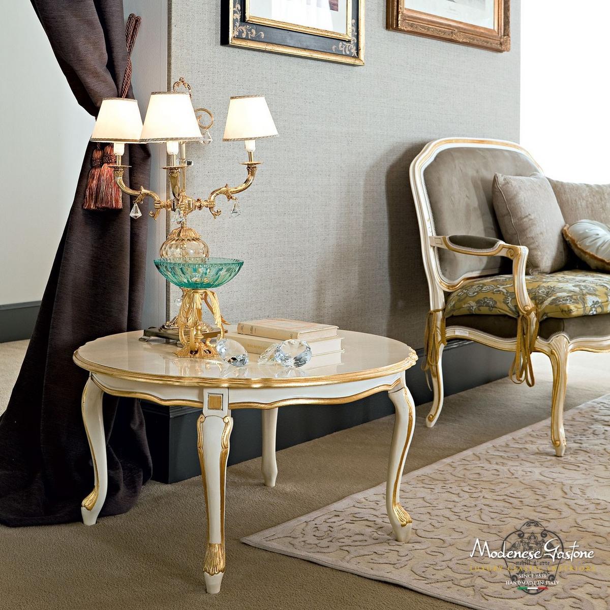 12634 Round wooden coffee table for living room