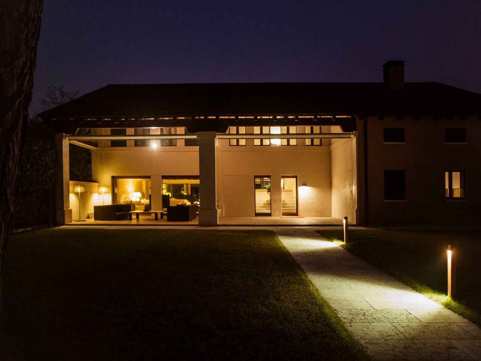 SPREAD LED bollard light