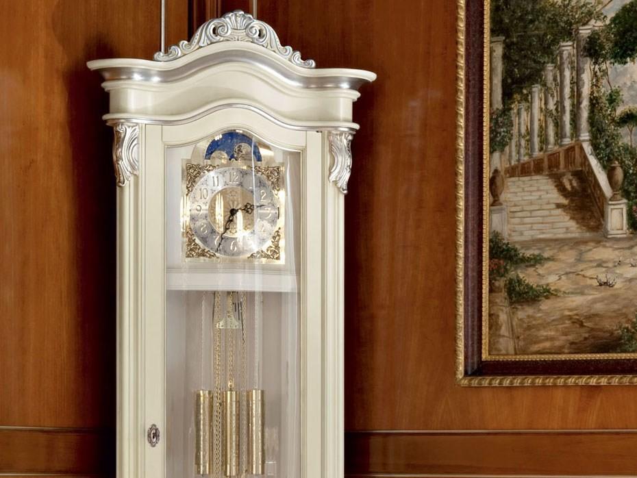 13609 Pendulum clock