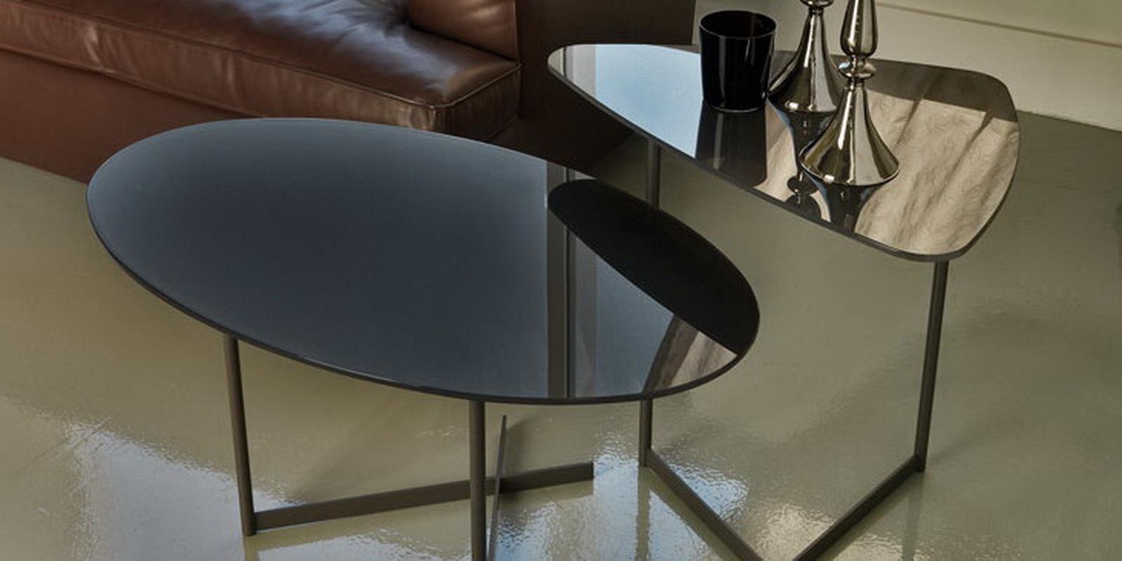 PAT Oval metal coffee table