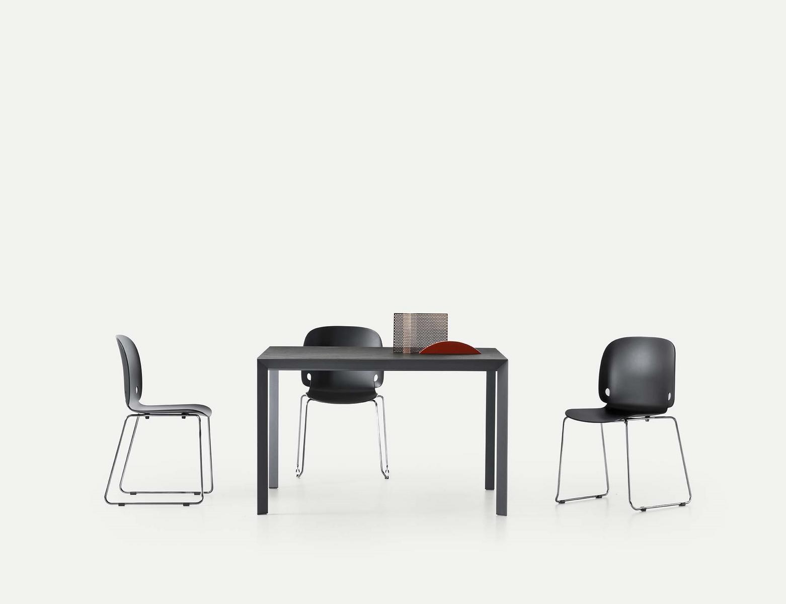 INTRO Sled base polyamide chair