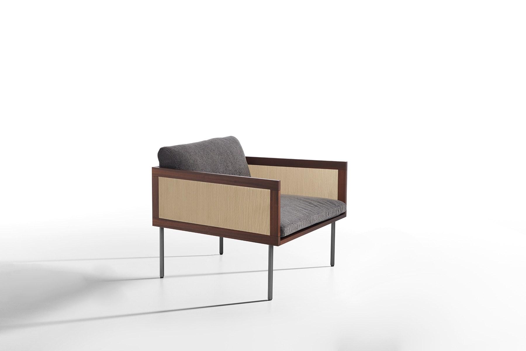 LOOM Armchair with armrests