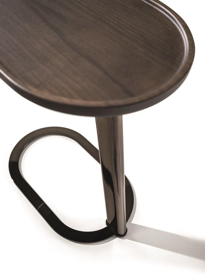 KOBE Oval metal coffee table