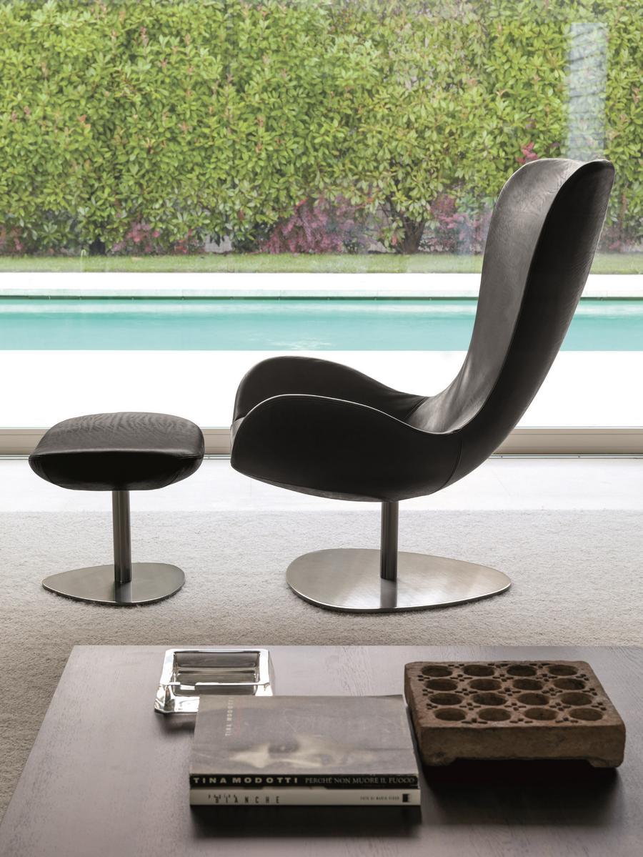 WING Swivel armchair