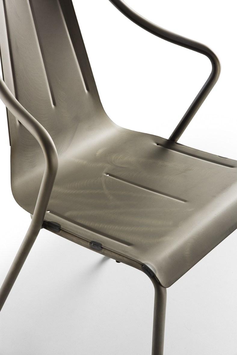 OLA P IN Stackable chair with armrests