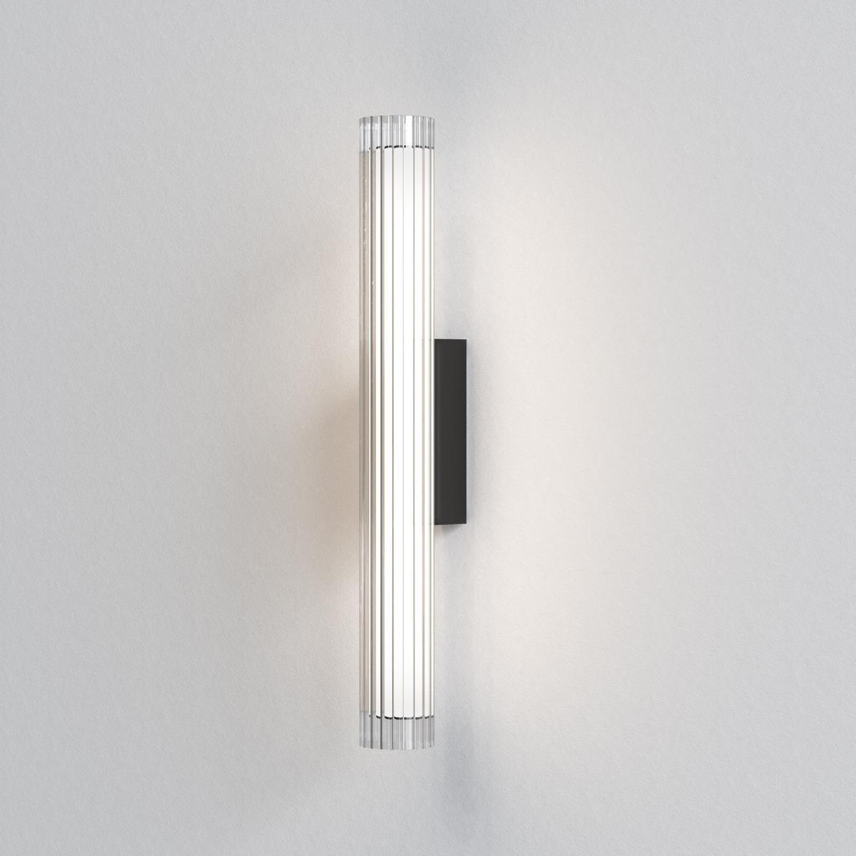 IO 665 LED glass wall light