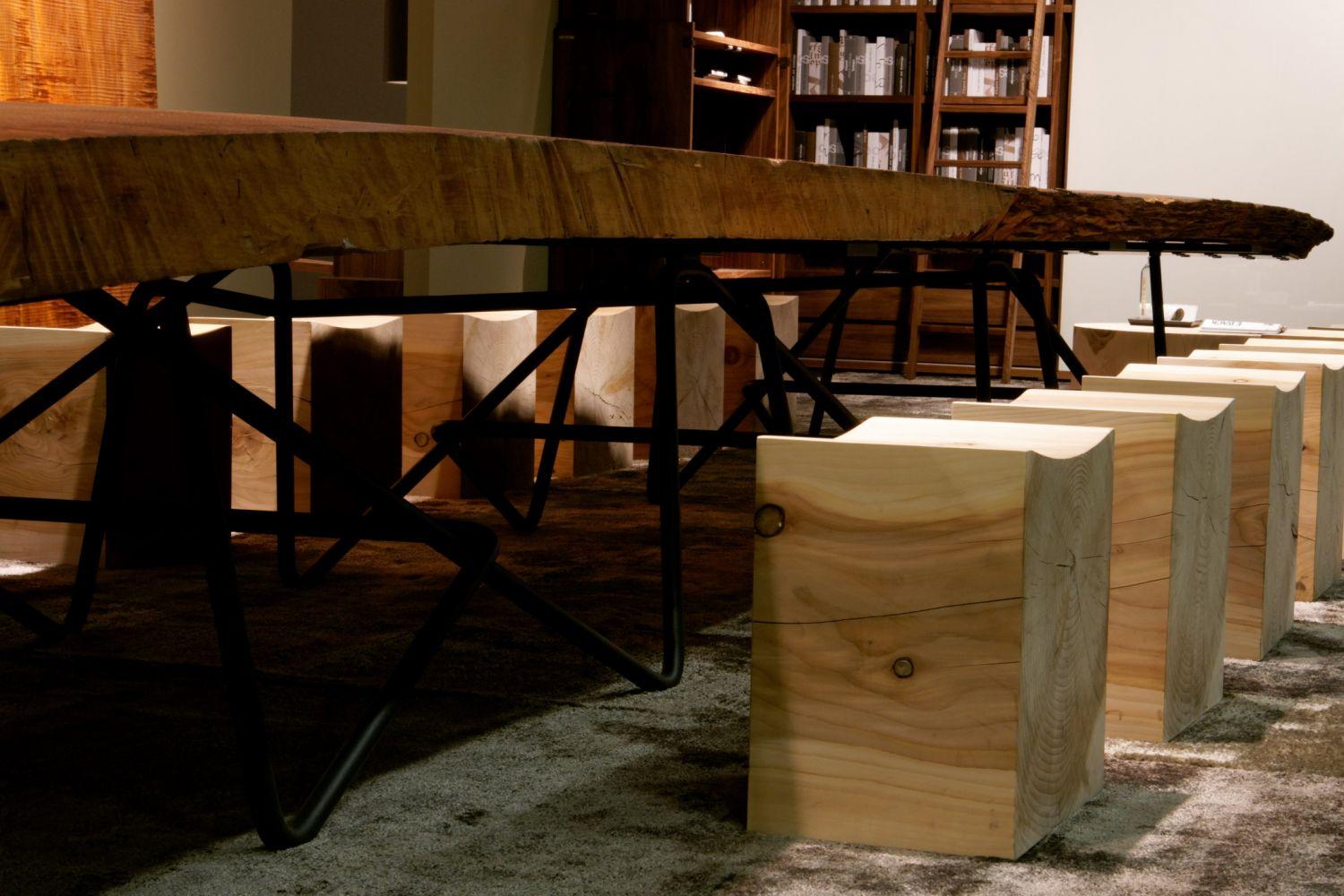 ANTICO Wood table