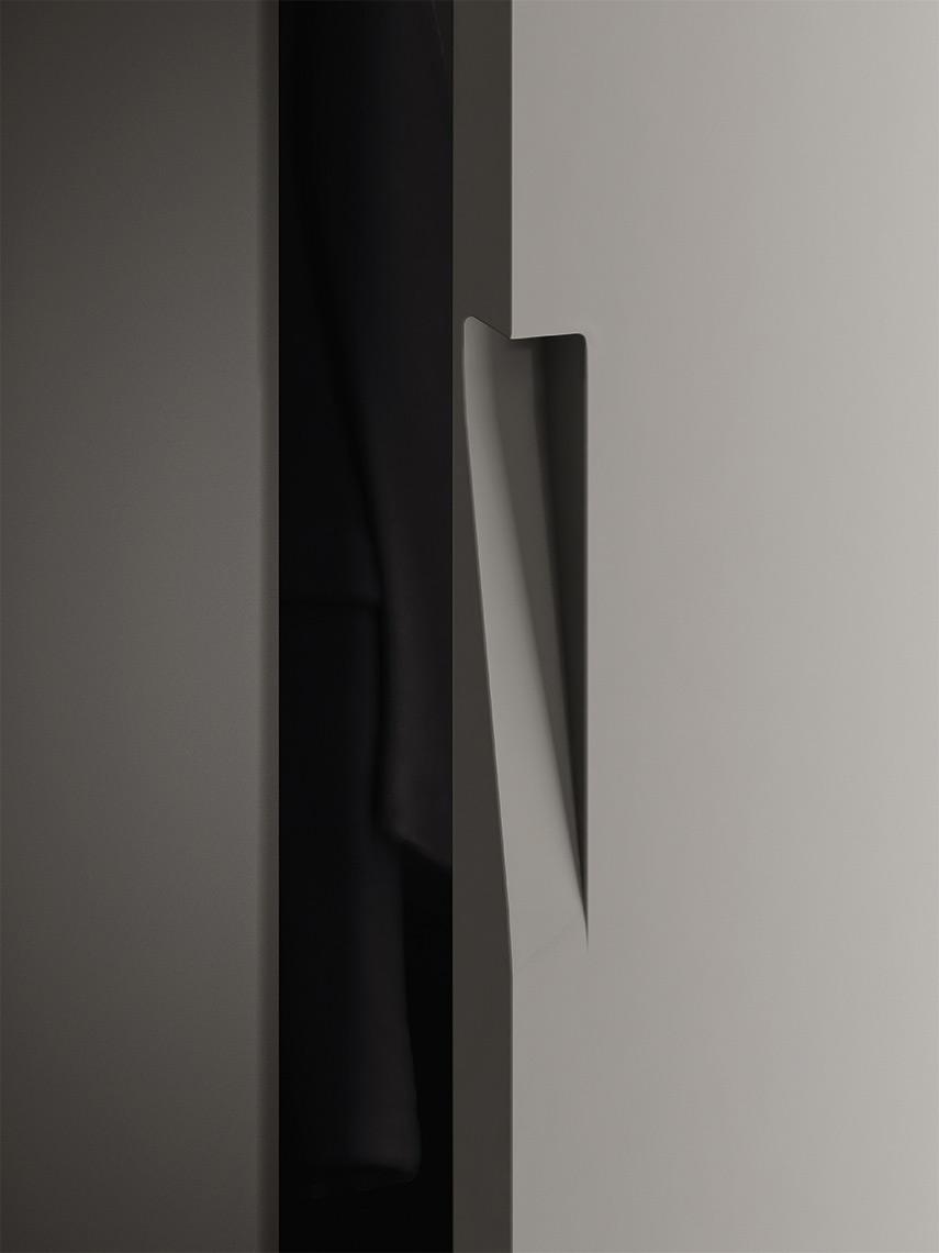 SLIVER Modular lacquered wardrobe with doors