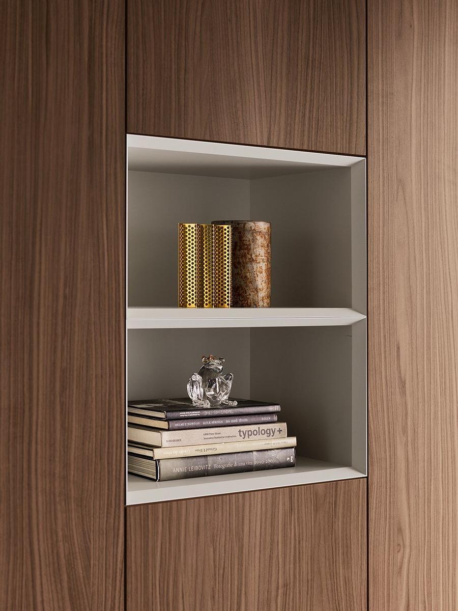 PLANA Lacquered wooden wardrobe