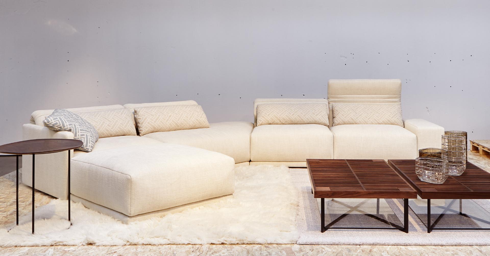 GRAND ANGLE Modular fabric sofa with headrest