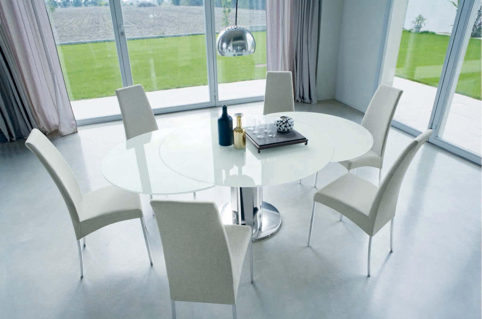 GIRO Oval glass table
