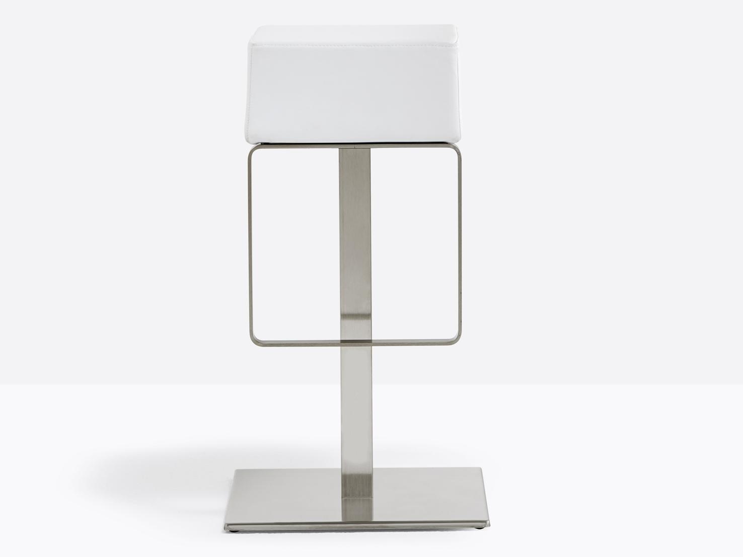 HX 4445F High leather stool with footrest