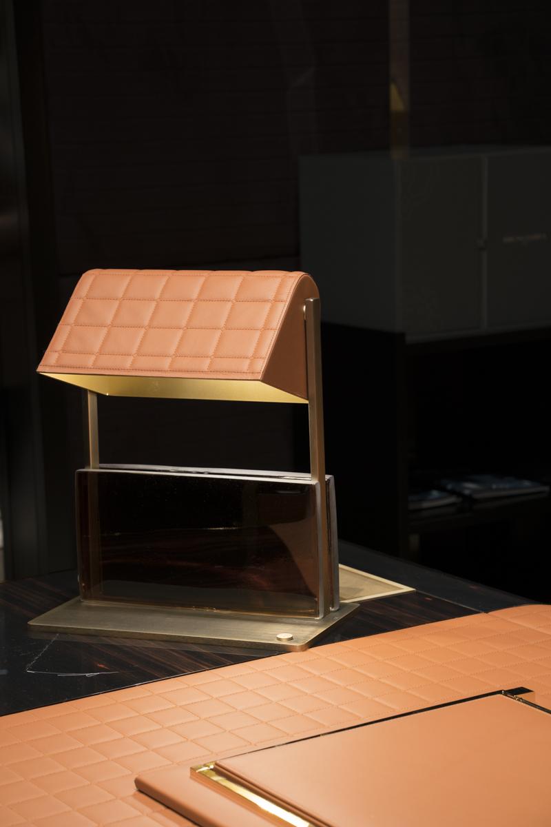 ASTORIA Adjustable ebony table lamp