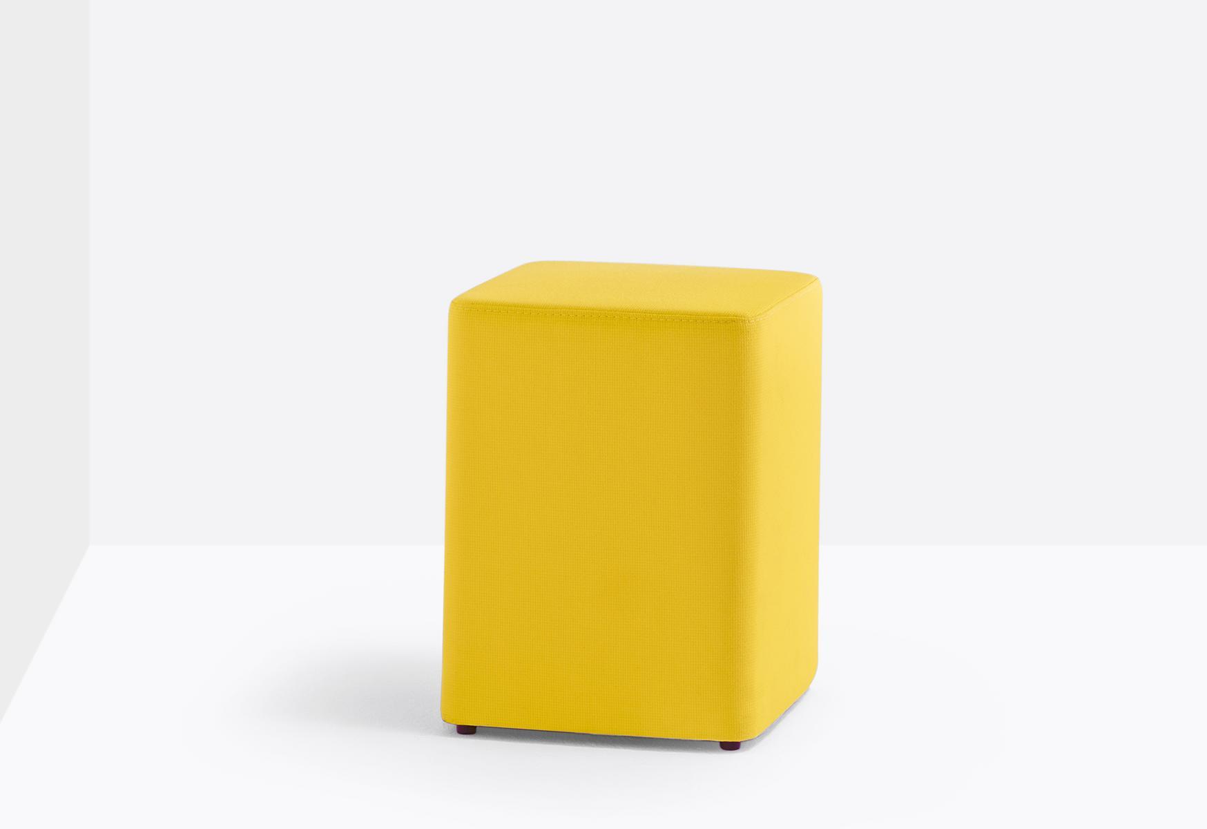 WOW 320 Square fabric pouf
