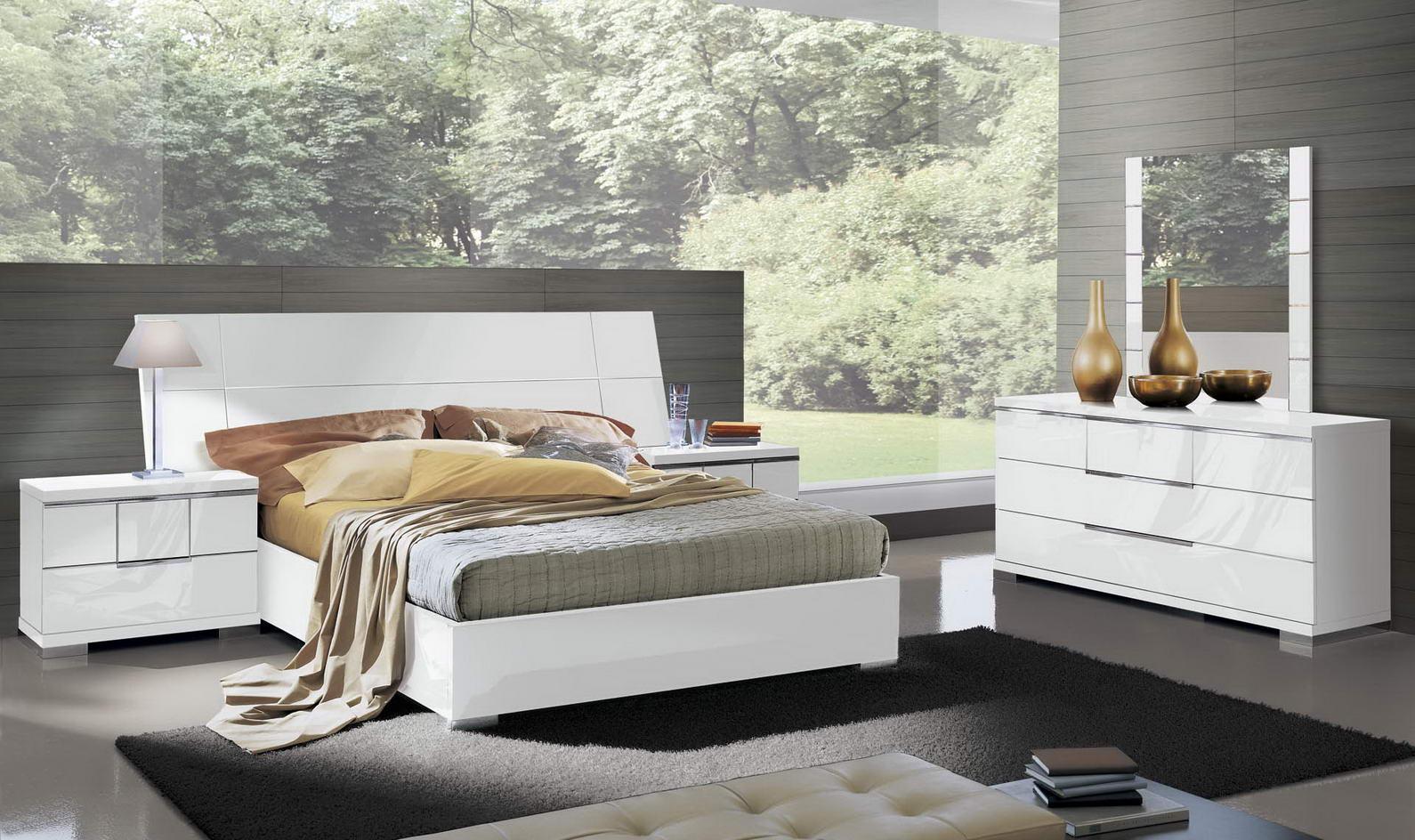 ASTI Lacquered bedroom set