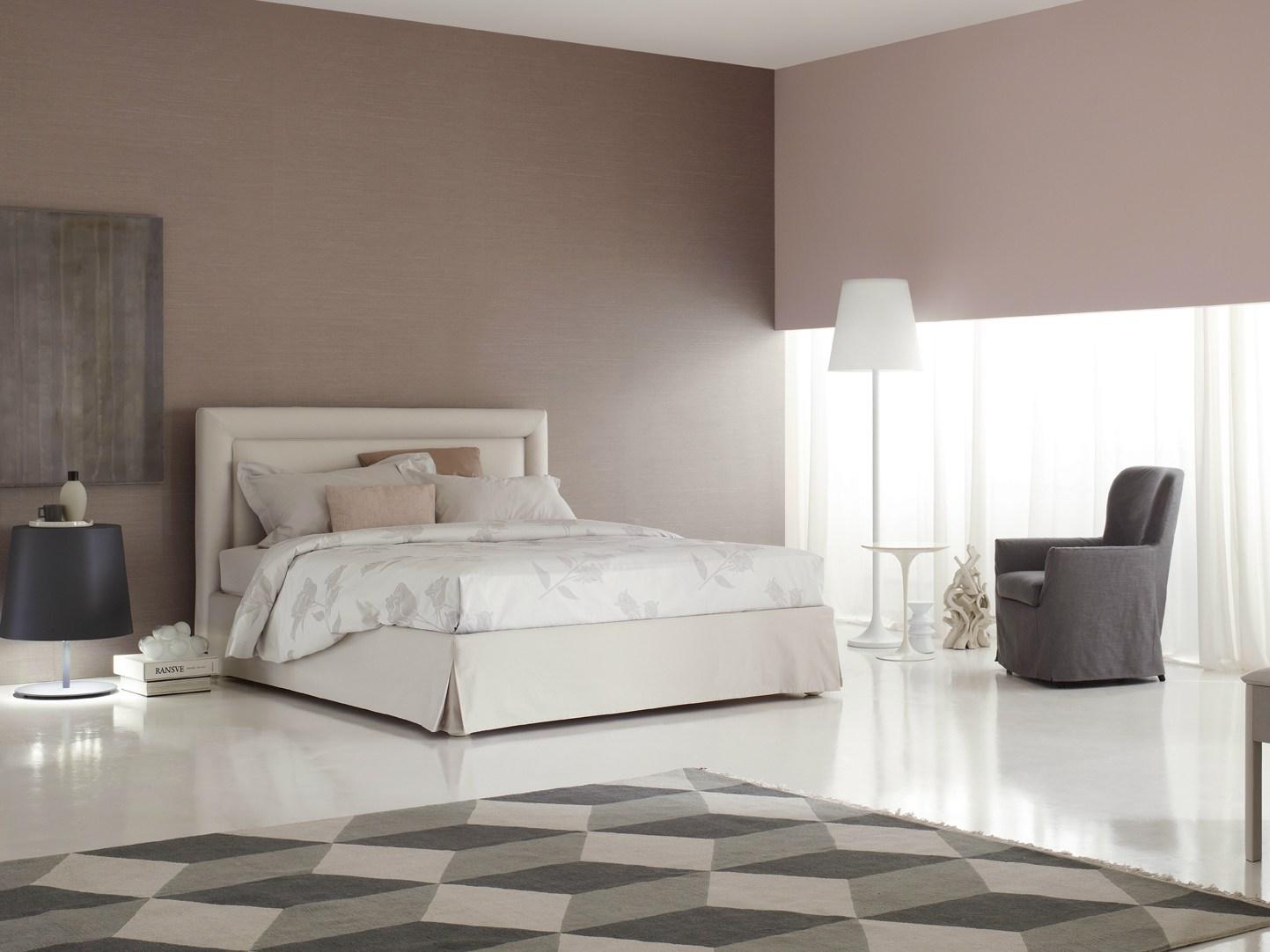 POCHETTE PURE Double bed with upholstered headboard