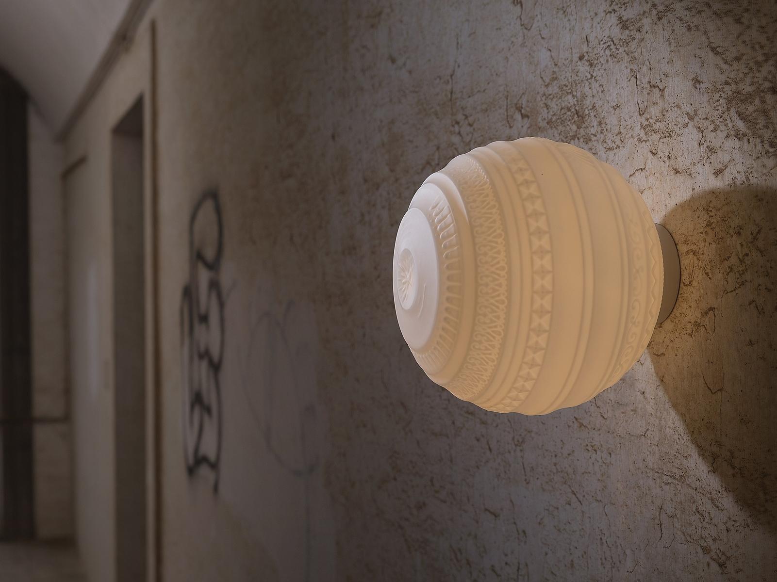 BRAILLE Satin glass wall lamp / ceiling lamp