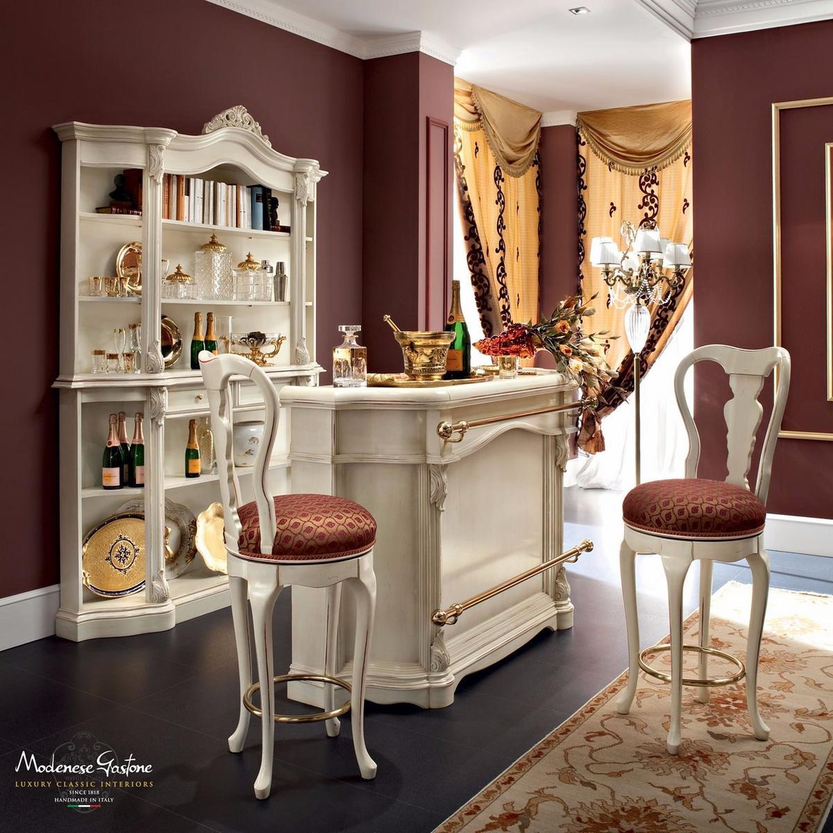 13521 Baroque upholstered wooden chair