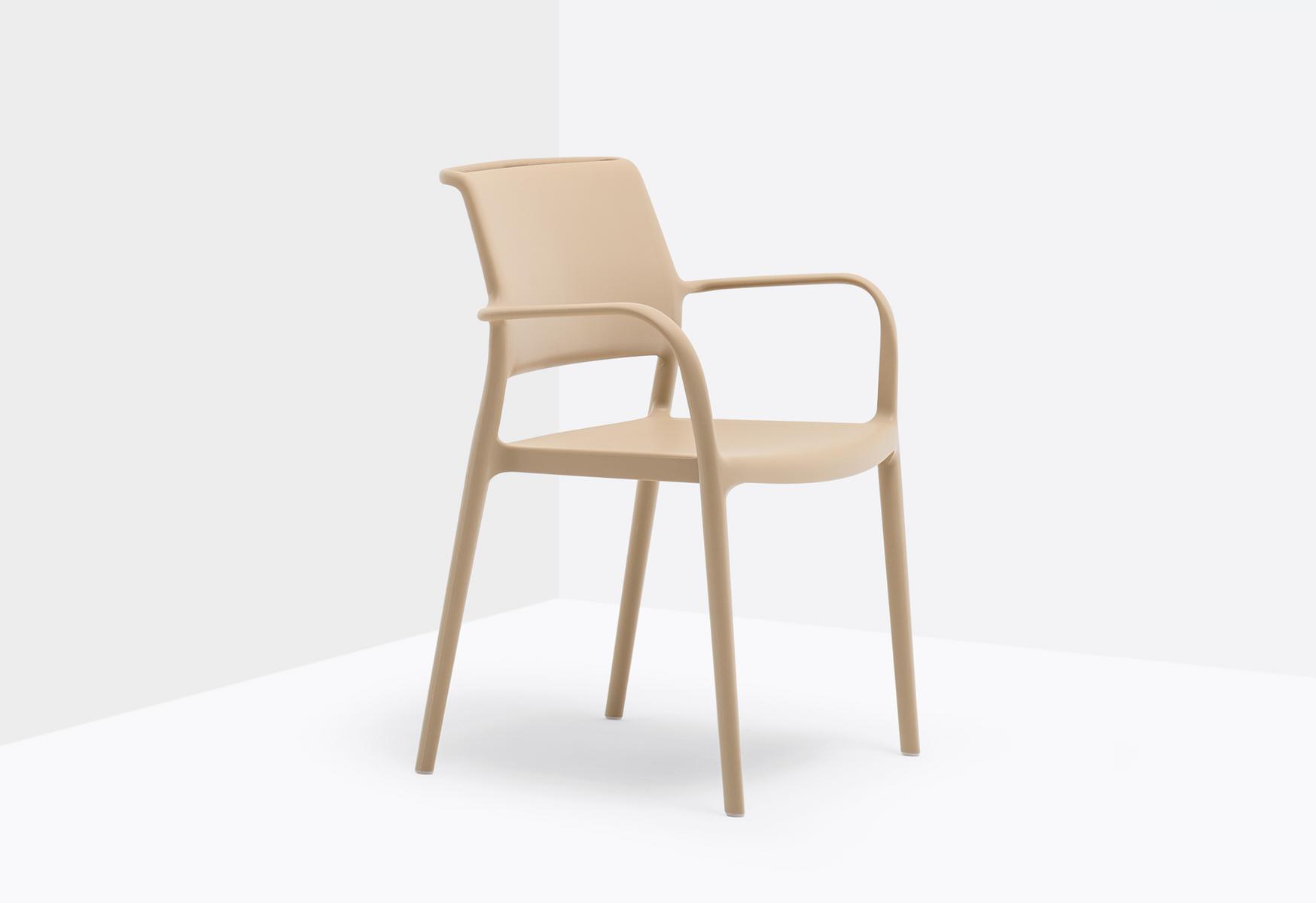 ARA 315 Polypropylene chair with armrests