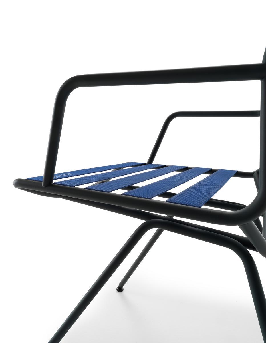 DAN 2058 Steel chair with armrests