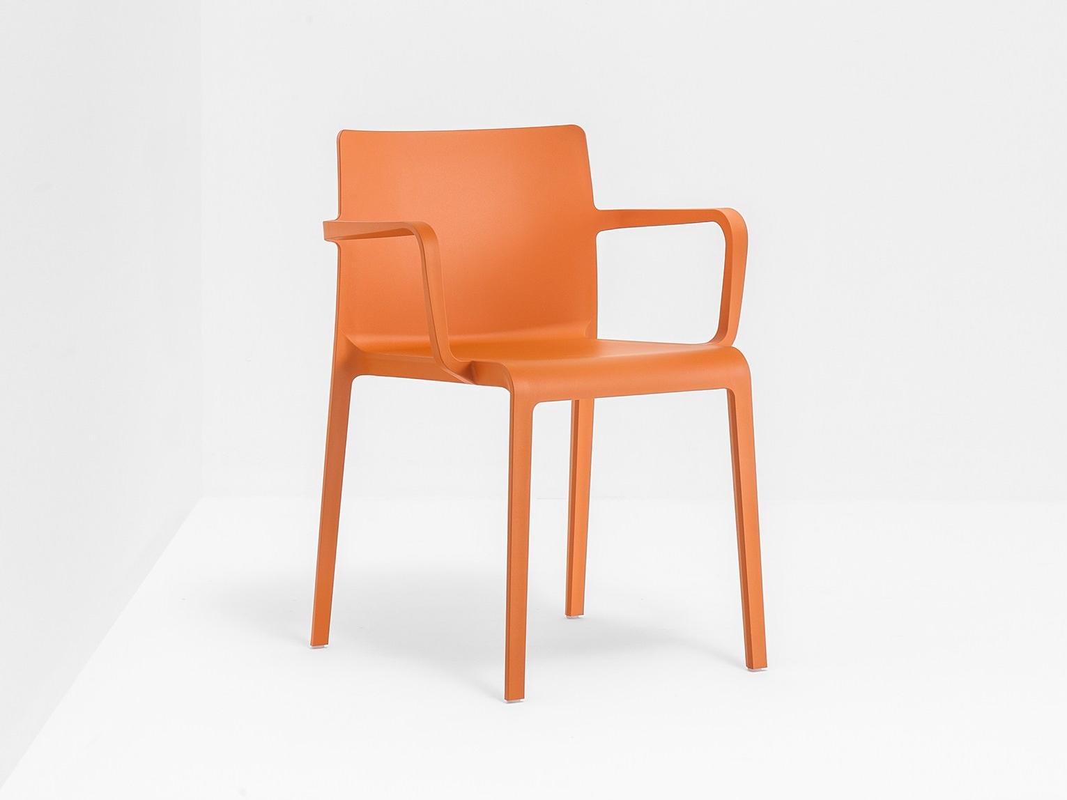 VOLT 675 Polypropylene chair with armrests