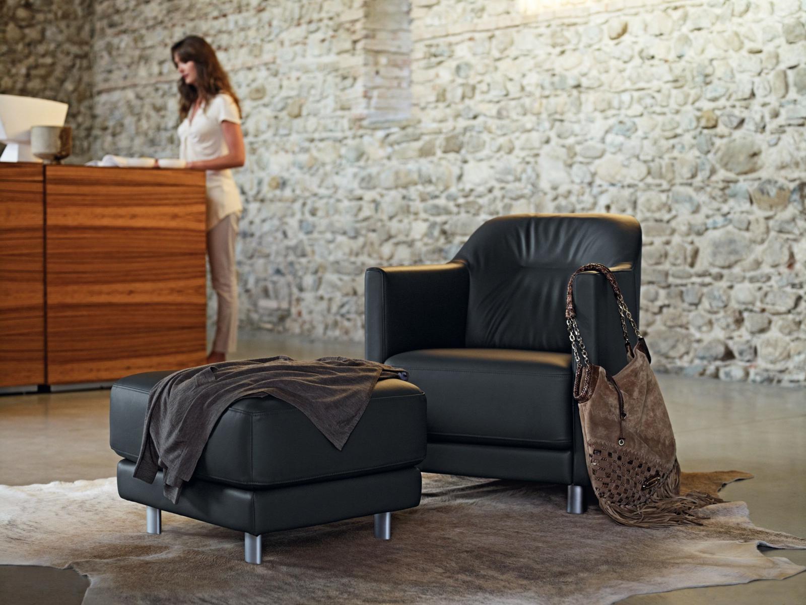 005 ONDA Leather armchair with armrests