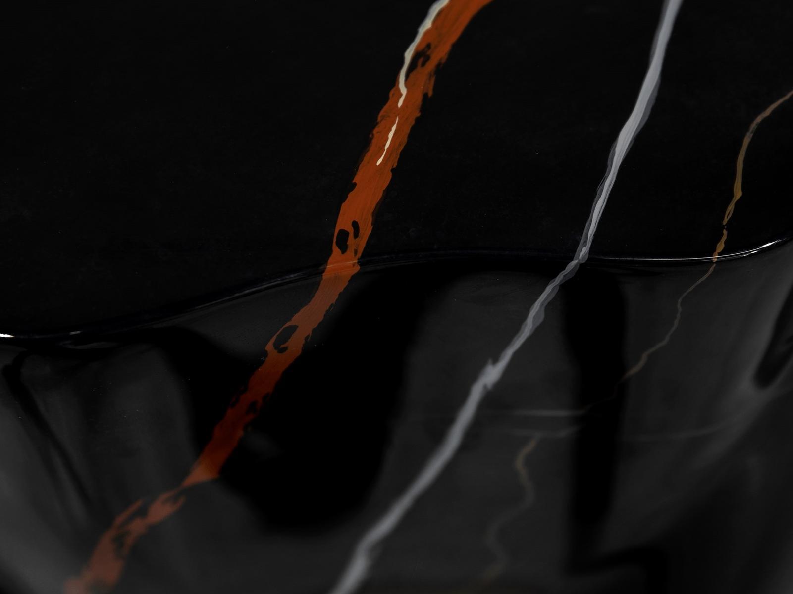 MONOCHROME FAUX-MARBLE Glass-fibre side table