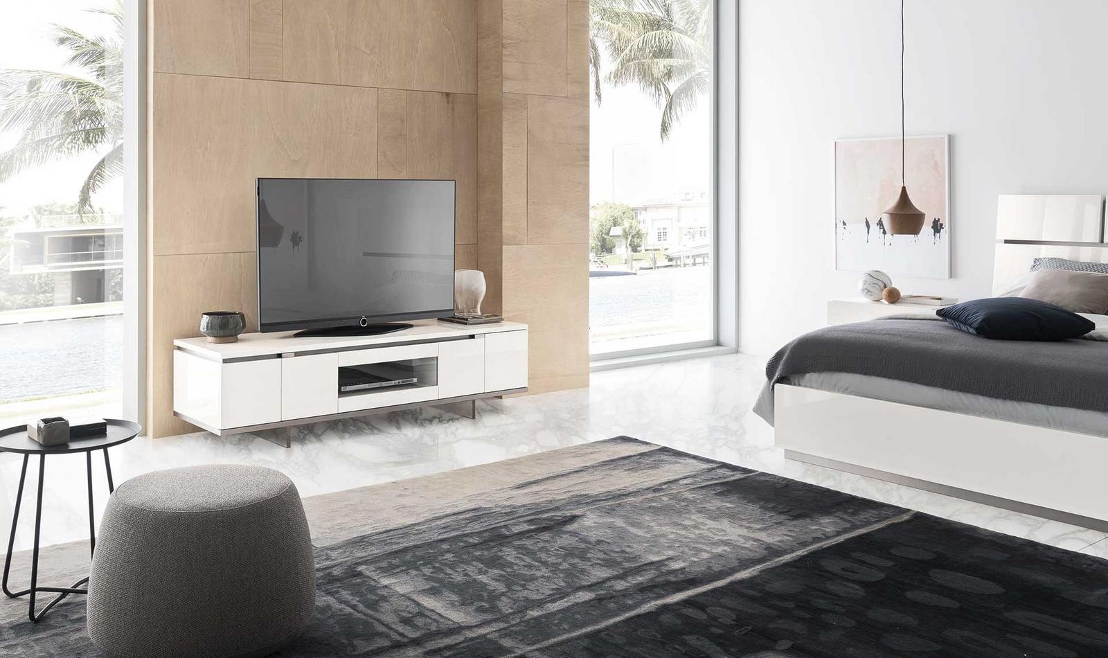 ARTEMIDE Lacquered bedroom set