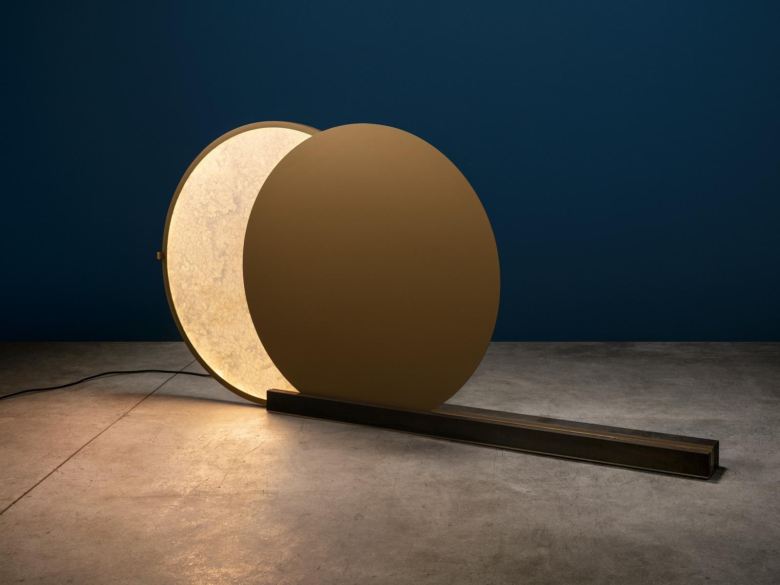 ALCHEMIE F LED alabaster and brass floor lamp