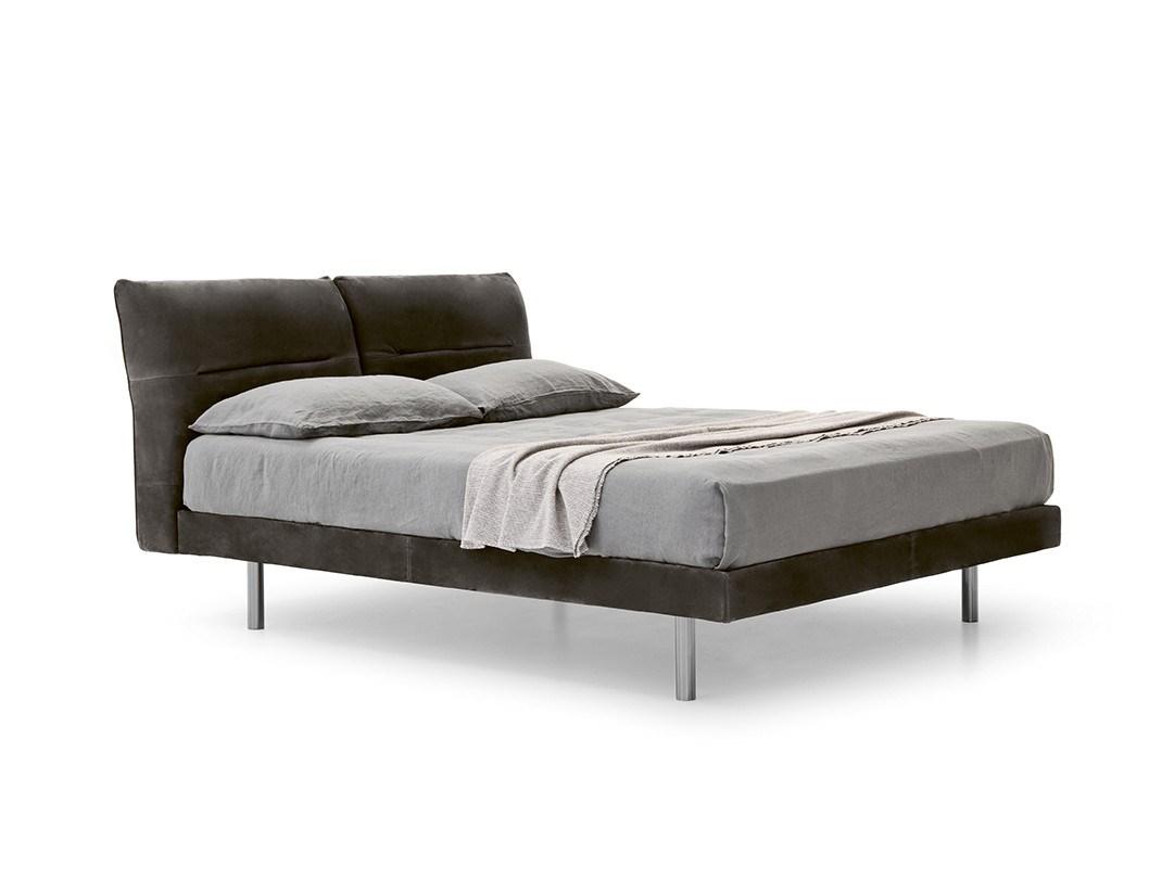 VINTAGE Upholstered leather double bed