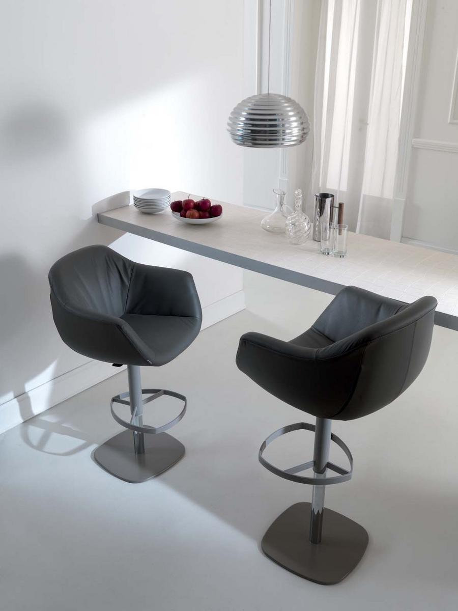 PIQUET Upholstered leather stool with gas lift