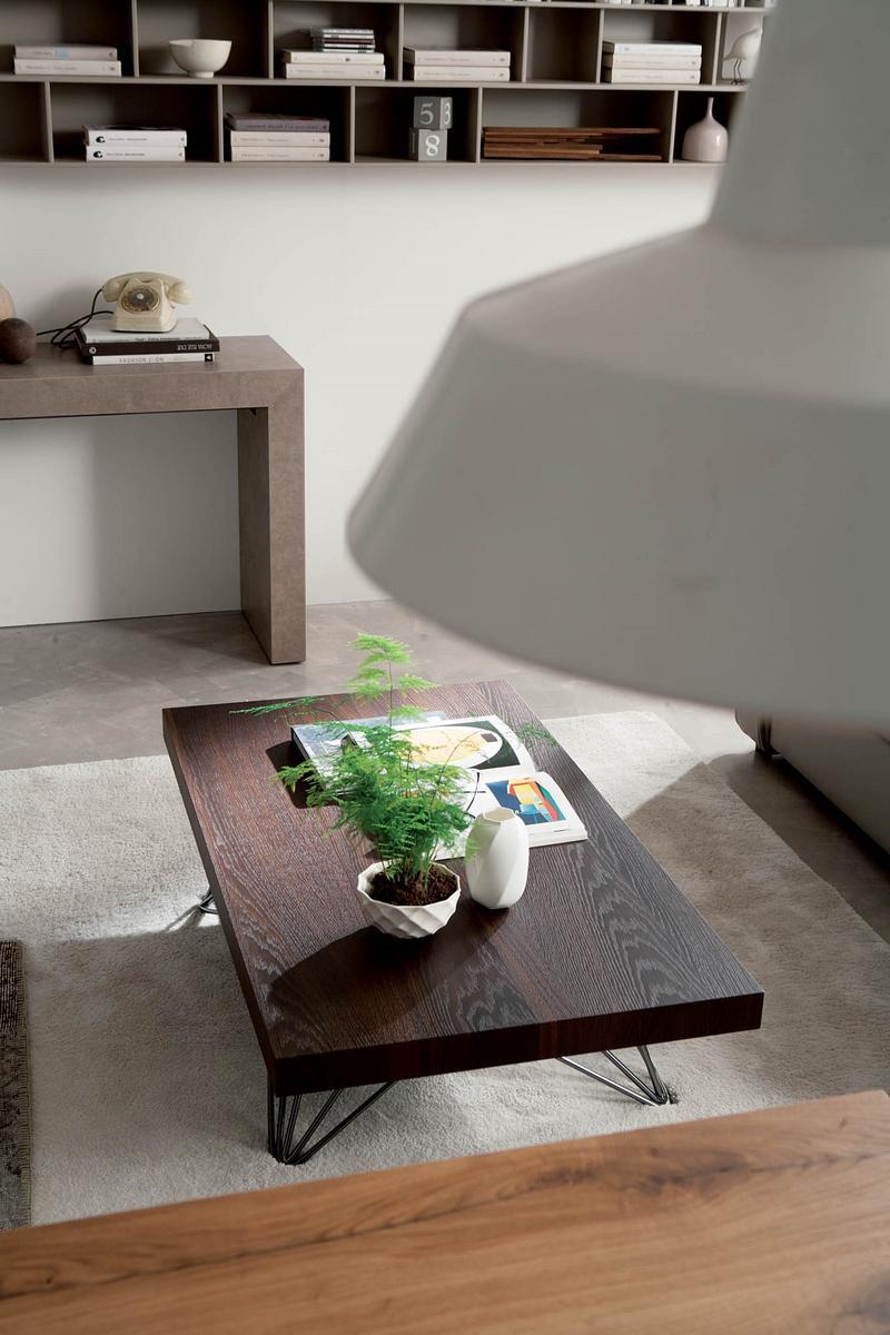 RADIUS Height-adjustable wooden coffee table with integrated magazine rack