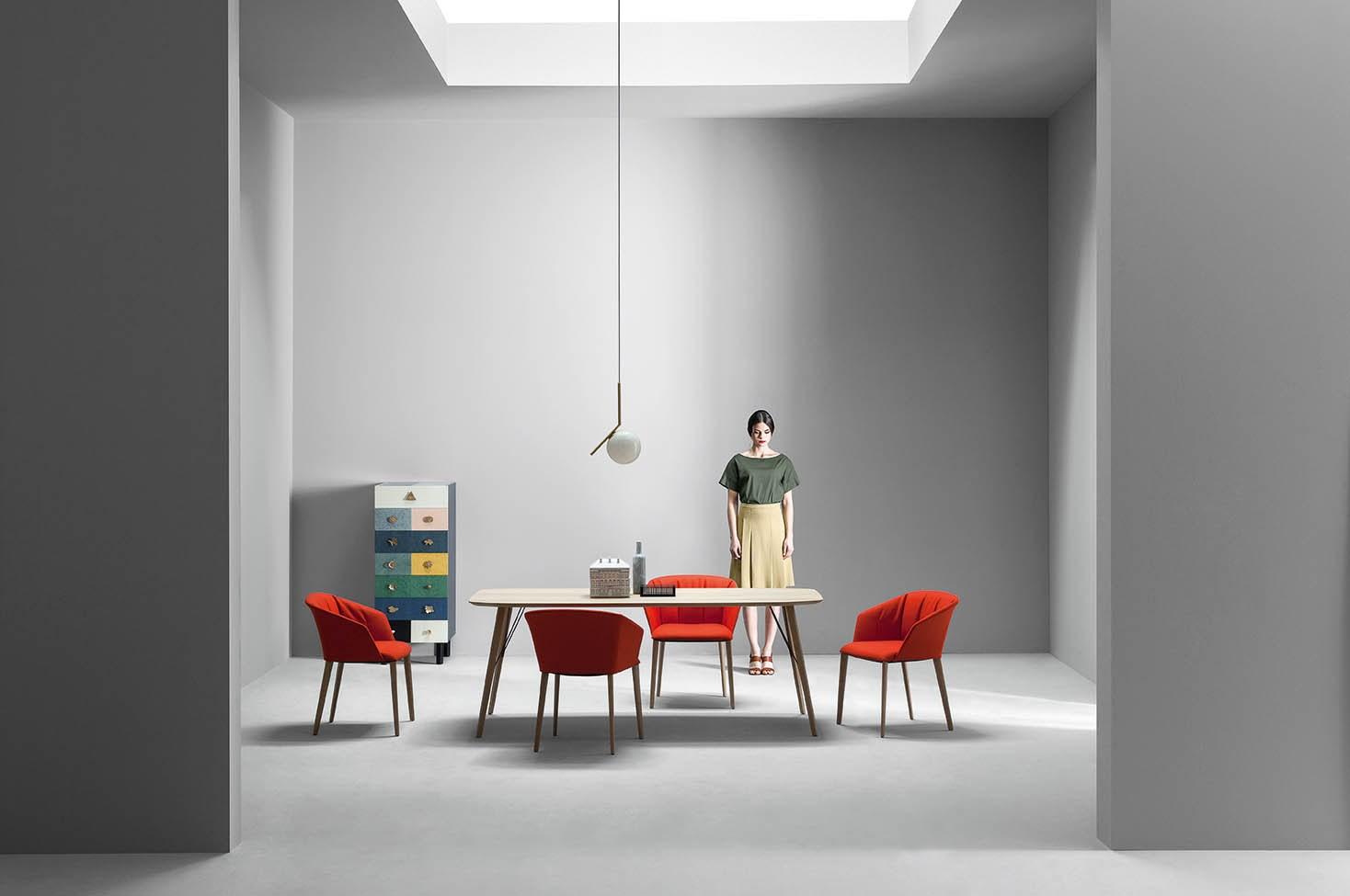 SANTIAGO Solid wood dining table