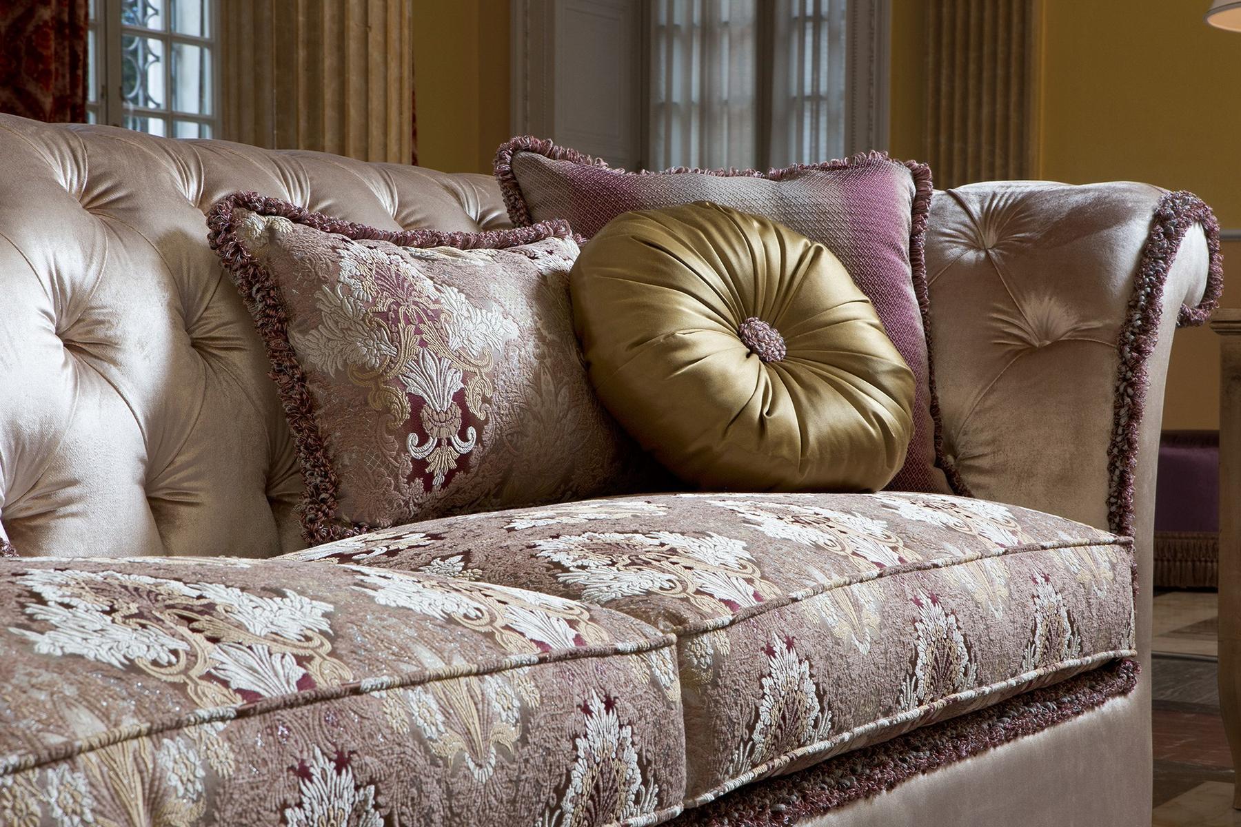 DESDEMONA CLASSIC Chesterfield style tufted 3 seater sofa