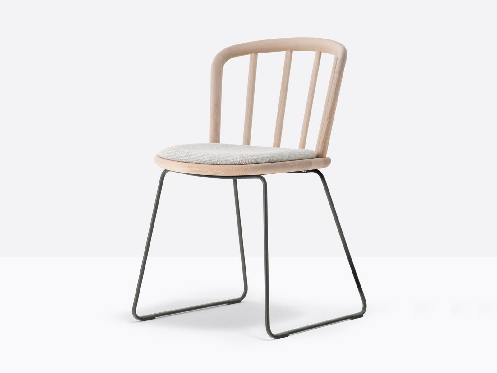 NYM 2851 Sled base ash chair with integrated cushion