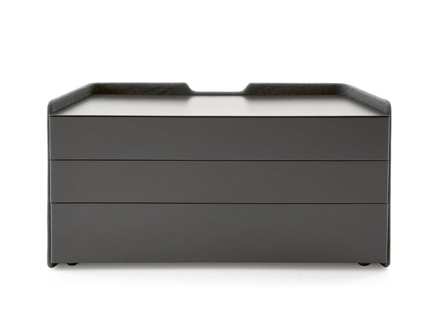 CHLOÉ Wooden chest of drawers