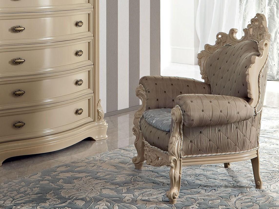 13435 Tufted armchair