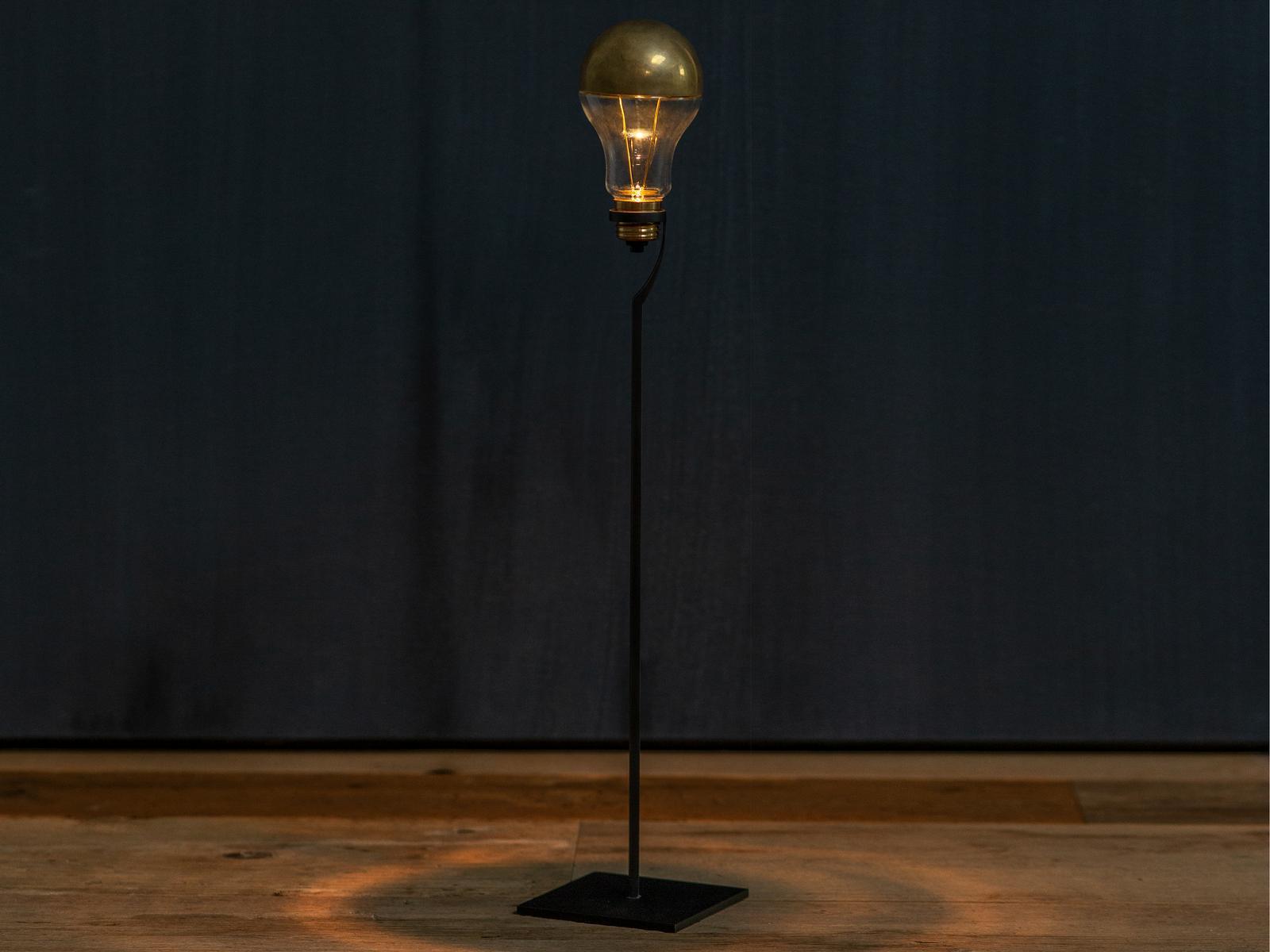 TRENTA LIMITED NUMBERED EDITION LED cordless table lamp