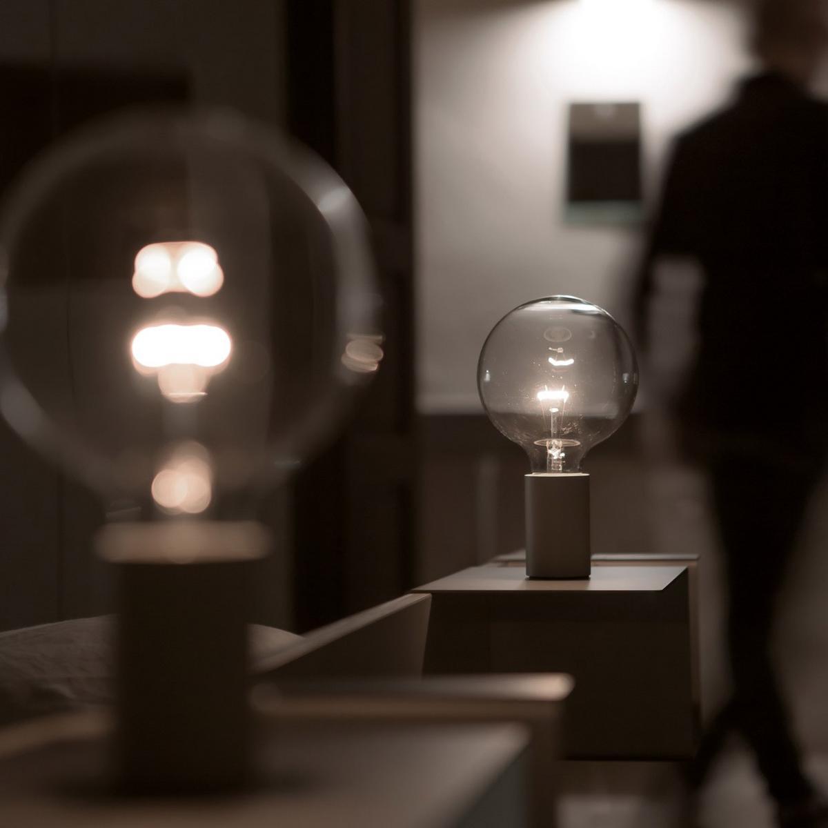 EDI SON Metal table lamp with dimmer