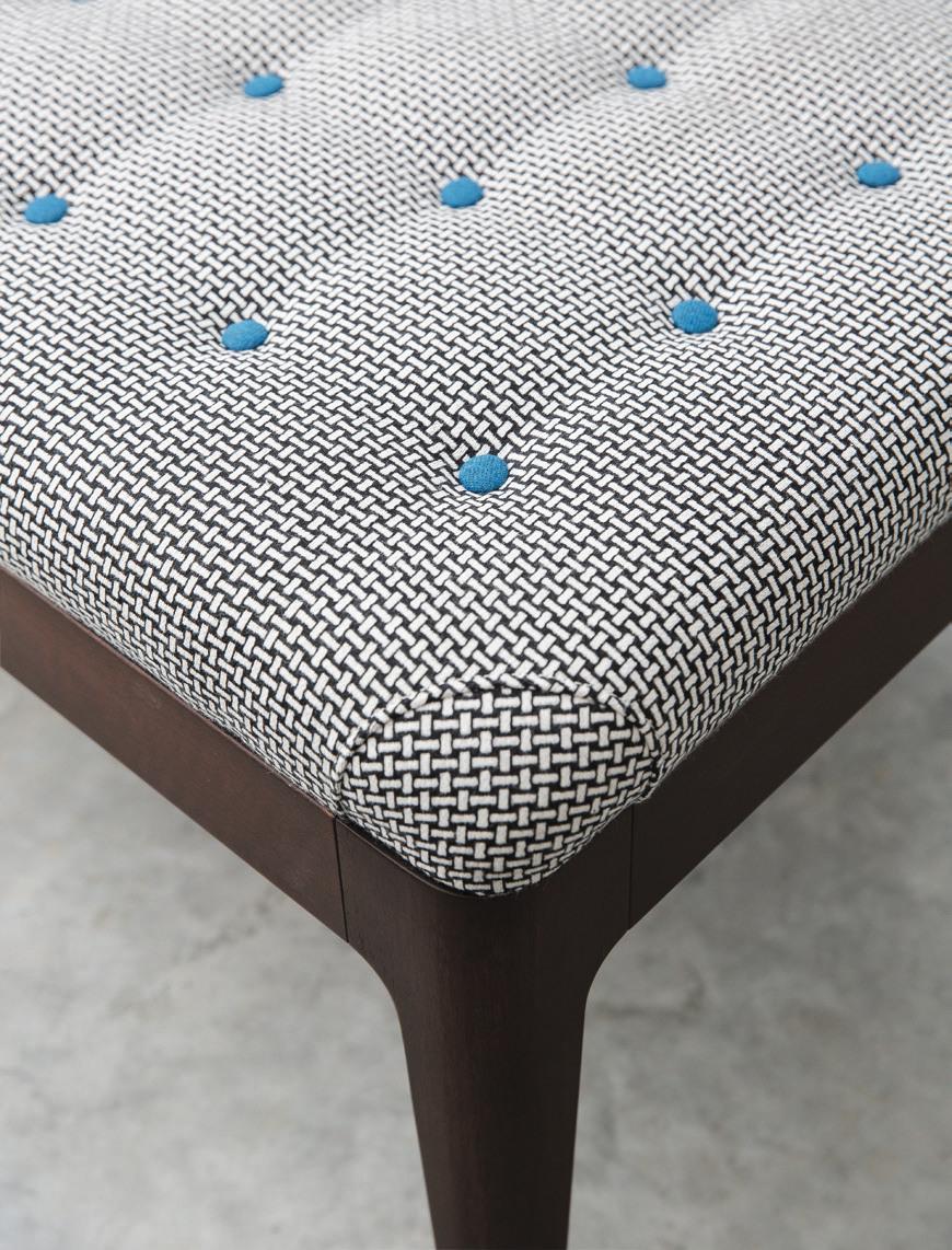 WEBBY Tufted fabric pouf