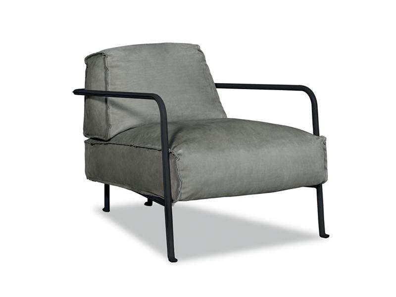 BRUXELLES Leather armchair with armrests