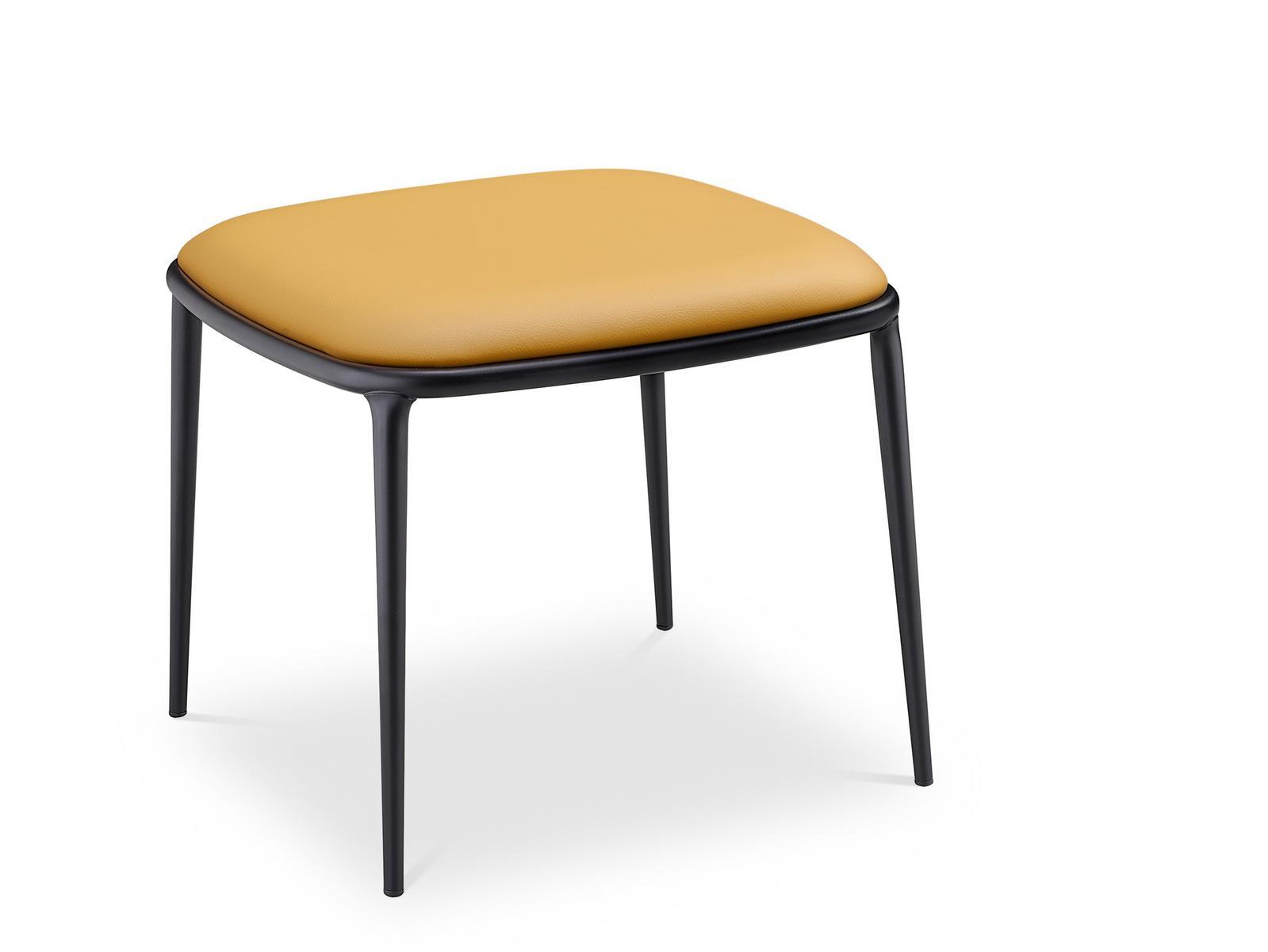LEA Low leather stool